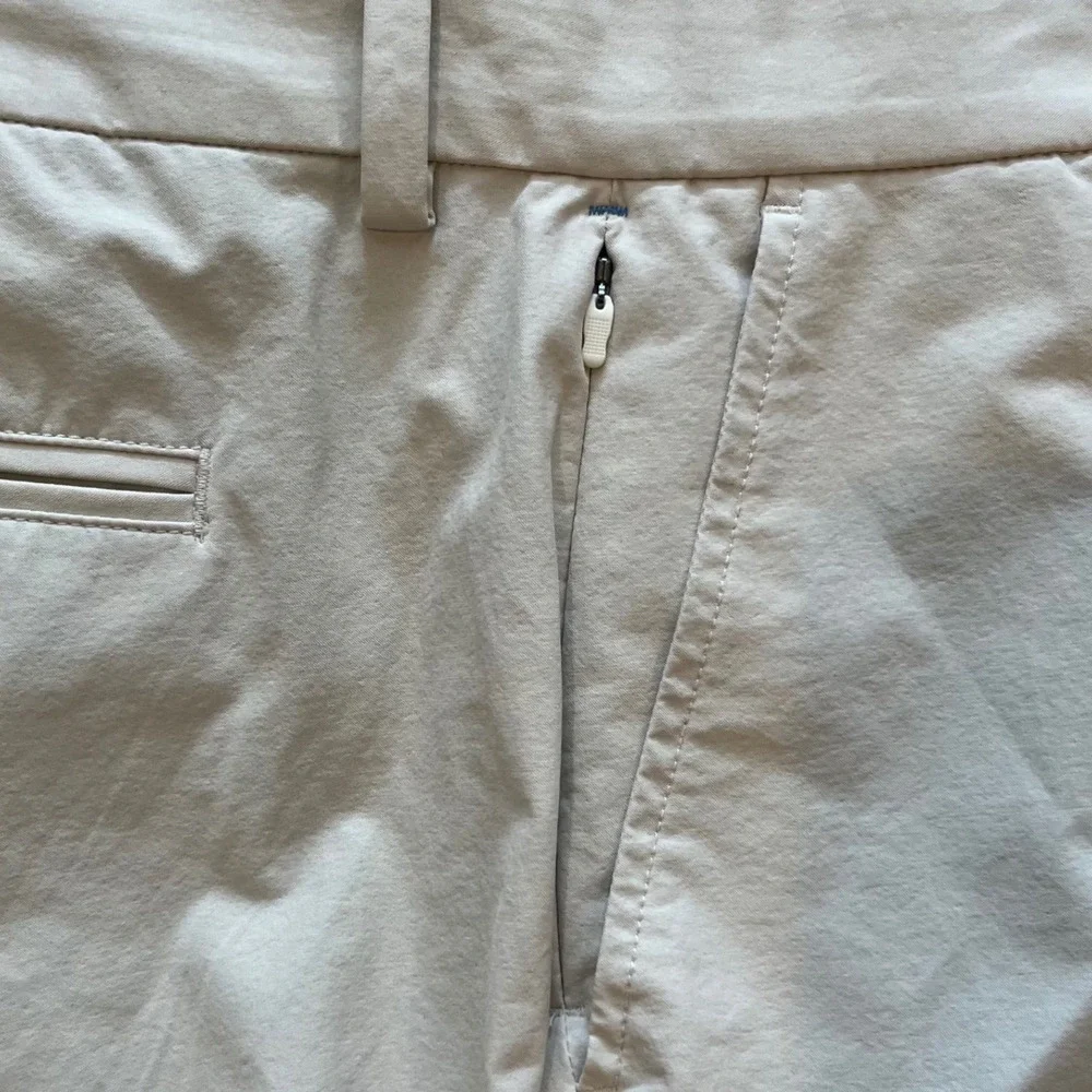 Vineyard Vines OTG On-The-Go Shorts Mens 40 Khaki Tan‎ Performance Stretch Golf